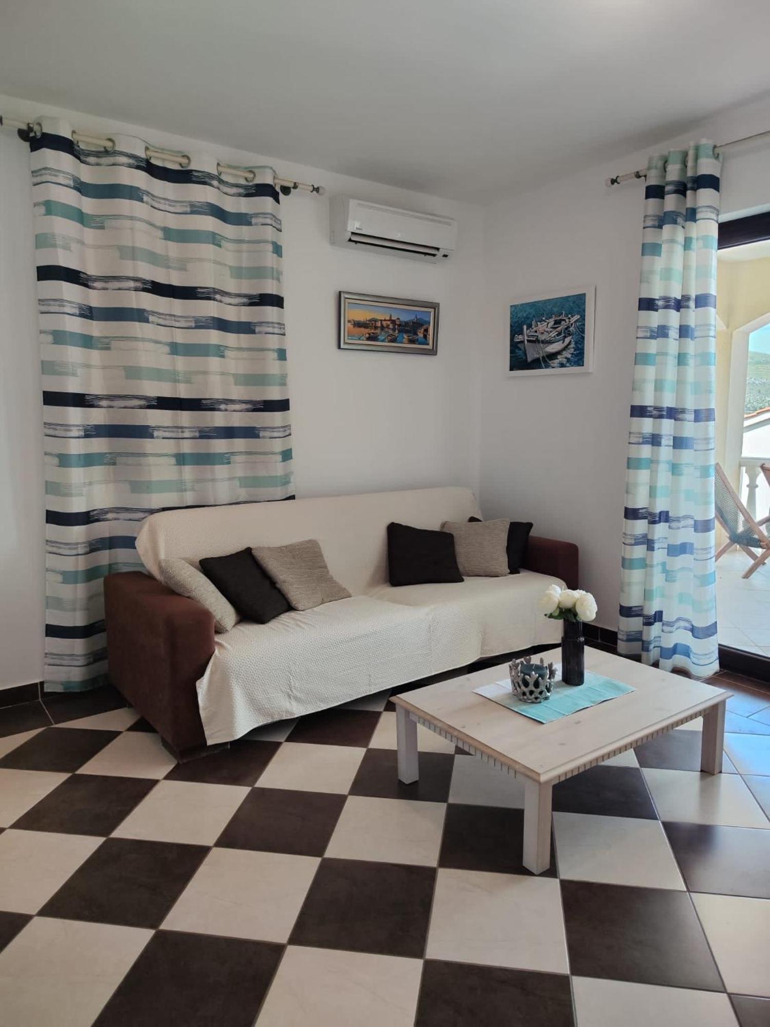Apartma Roko Donji Okrug (Ciovo)