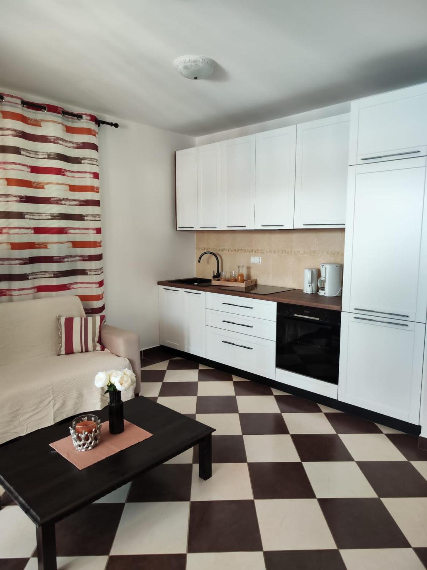 Roko Apartmán Donji Okrug (Ciovo)